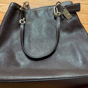 Authentic Coach shoulder bag. Rich brown leather. Excellent condition.